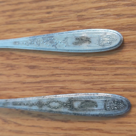 Vintage Community Silver Plate Butter Knives 9 - Picture 2 of 6